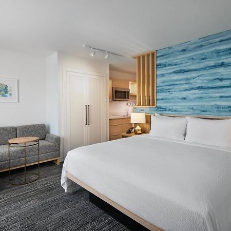 Towneplace Suites By Marriott Tampa Casino Area Orient Park Buitenkant foto