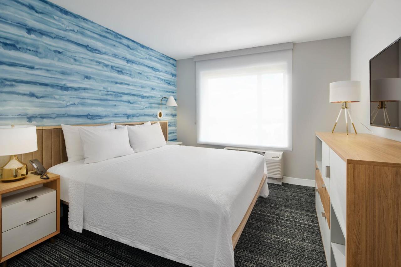 Towneplace Suites By Marriott Tampa Casino Area Orient Park Buitenkant foto