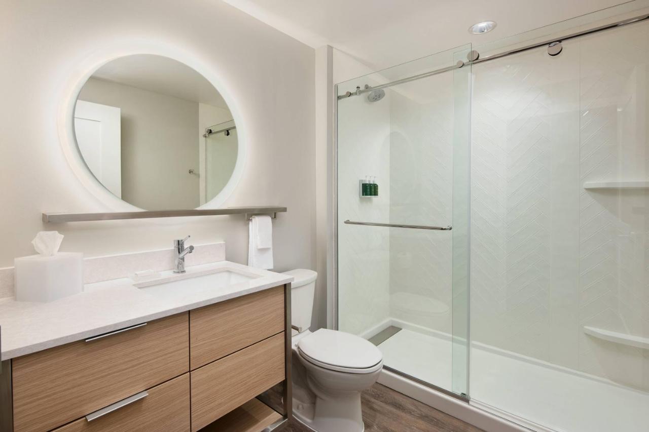 Towneplace Suites By Marriott Tampa Casino Area Orient Park Buitenkant foto