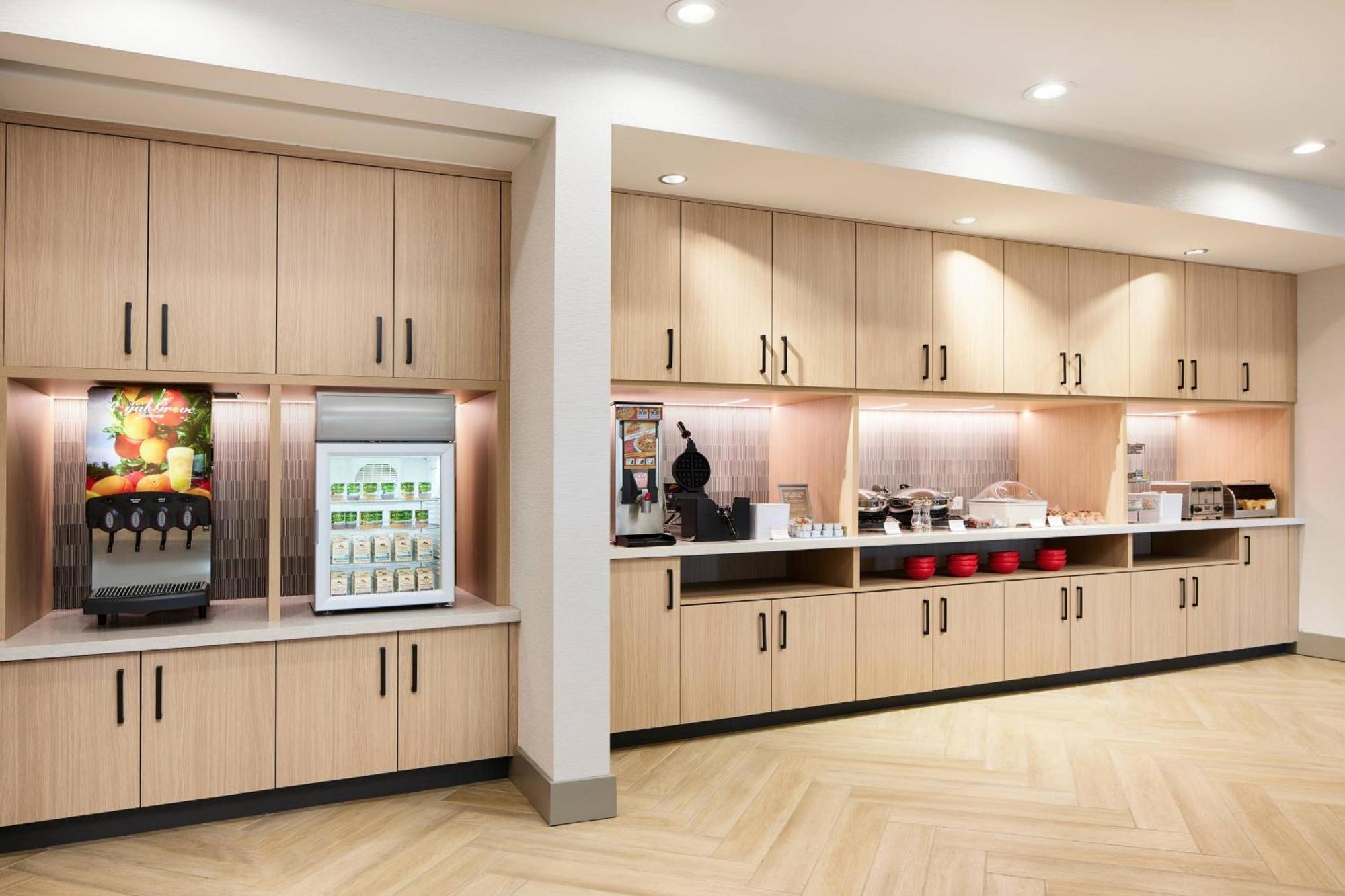Towneplace Suites By Marriott Tampa Casino Area Orient Park Buitenkant foto