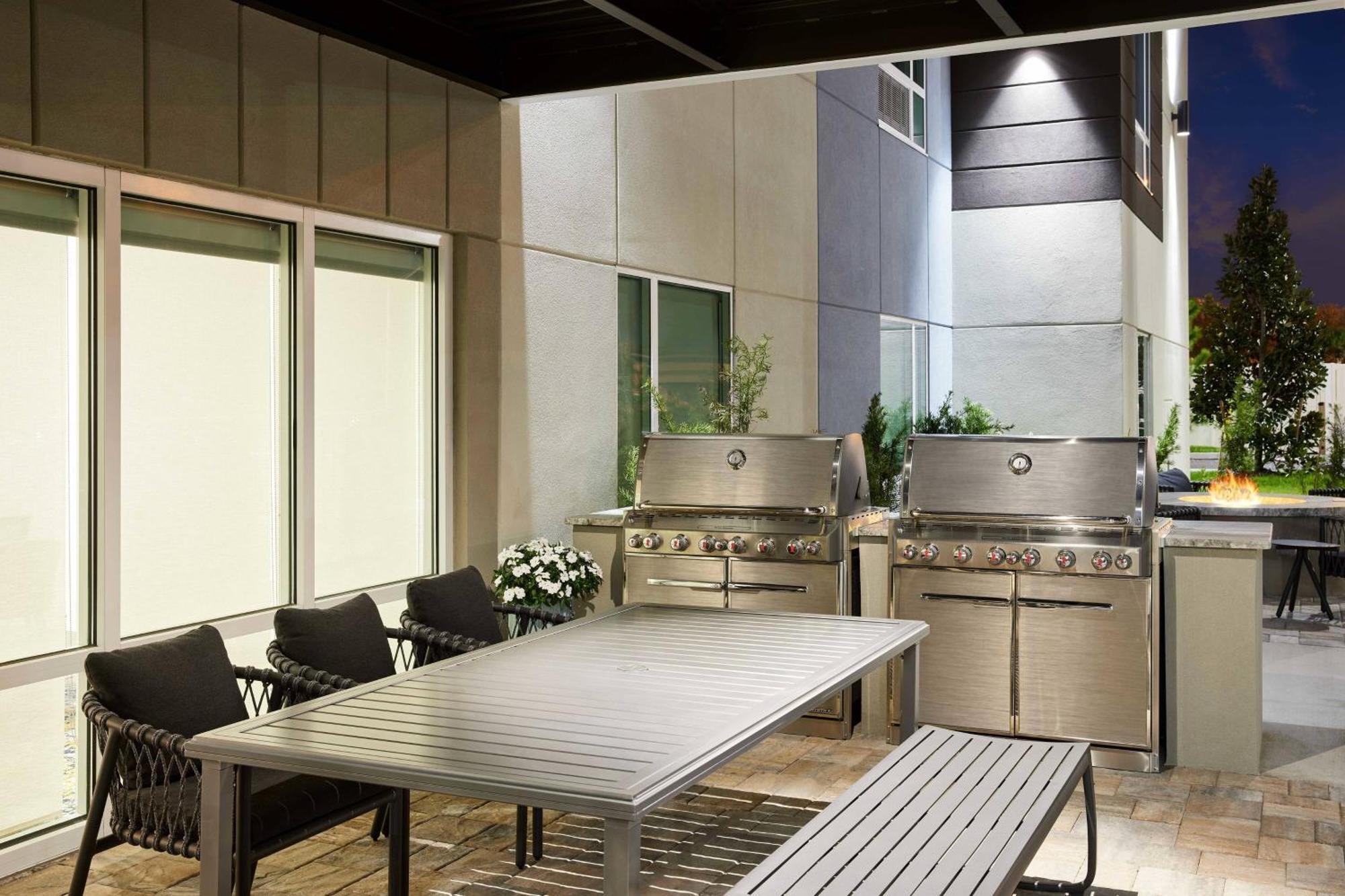 Towneplace Suites By Marriott Tampa Casino Area Orient Park Buitenkant foto