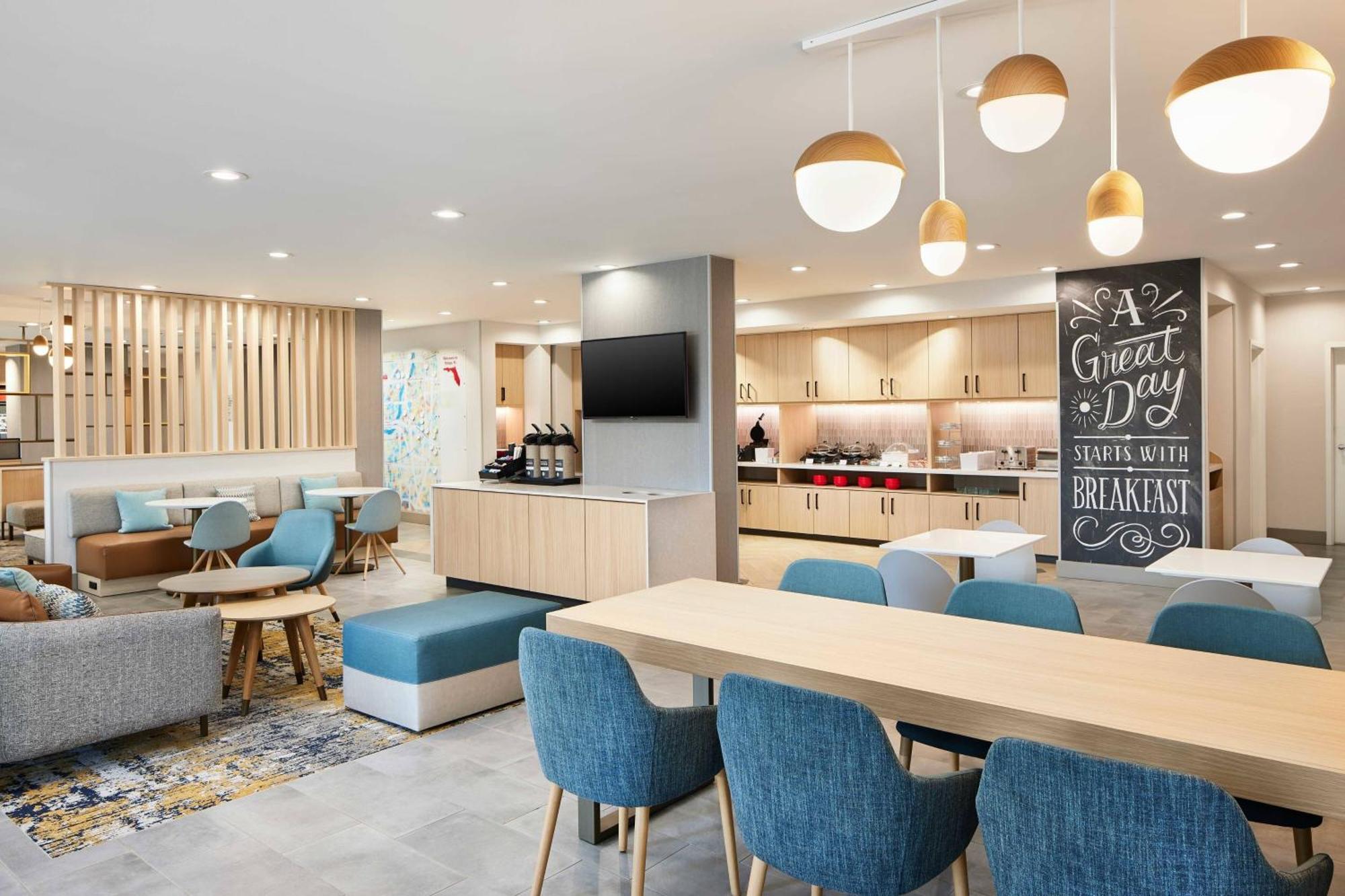 Towneplace Suites By Marriott Tampa Casino Area Orient Park Buitenkant foto
